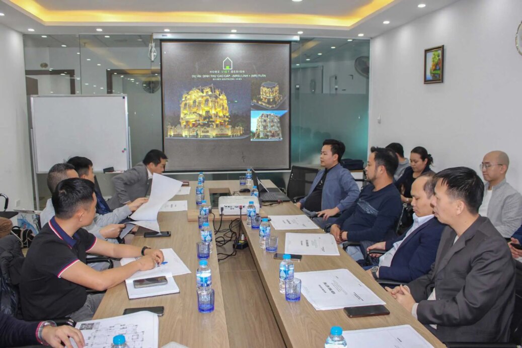 Cuộc họp bàn thảo về giải pháp thi công cho Dinh thự cao cấp tại Hà Nội